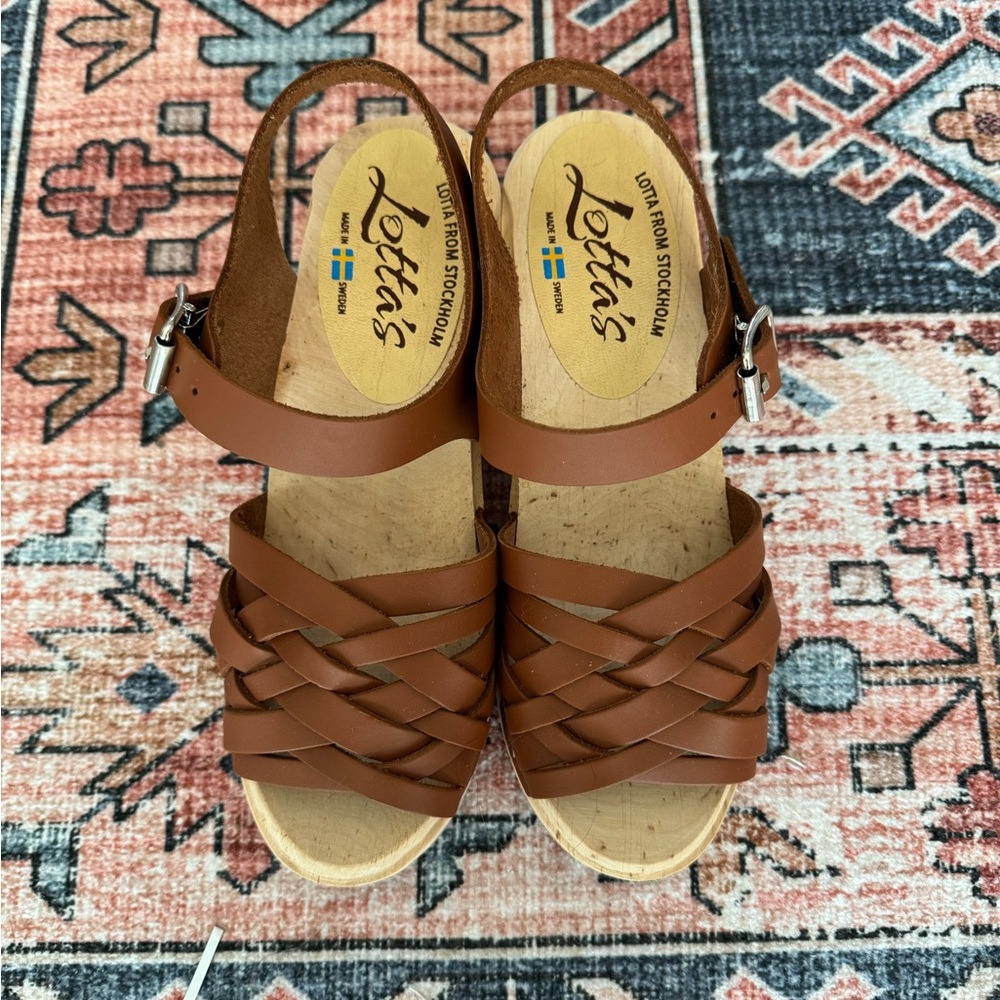 Lotta from Stockholm Braided Clogs in Tan Leather